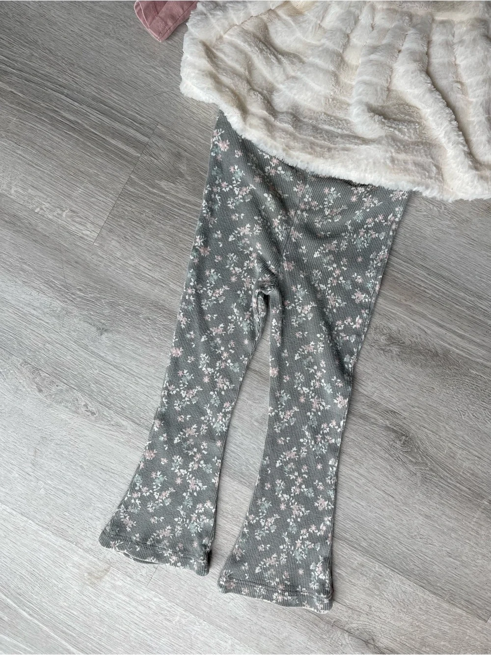 Cozy Cream Hooded Vest with Pink Top and Floral Gray Leggings - Picture 8 of 8